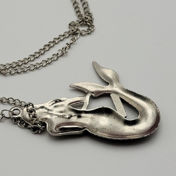 Silver-Tone Mermaid Pendant Necklace 26 Inch Continuous Chain SEA LIFE - Picture 4 of 5